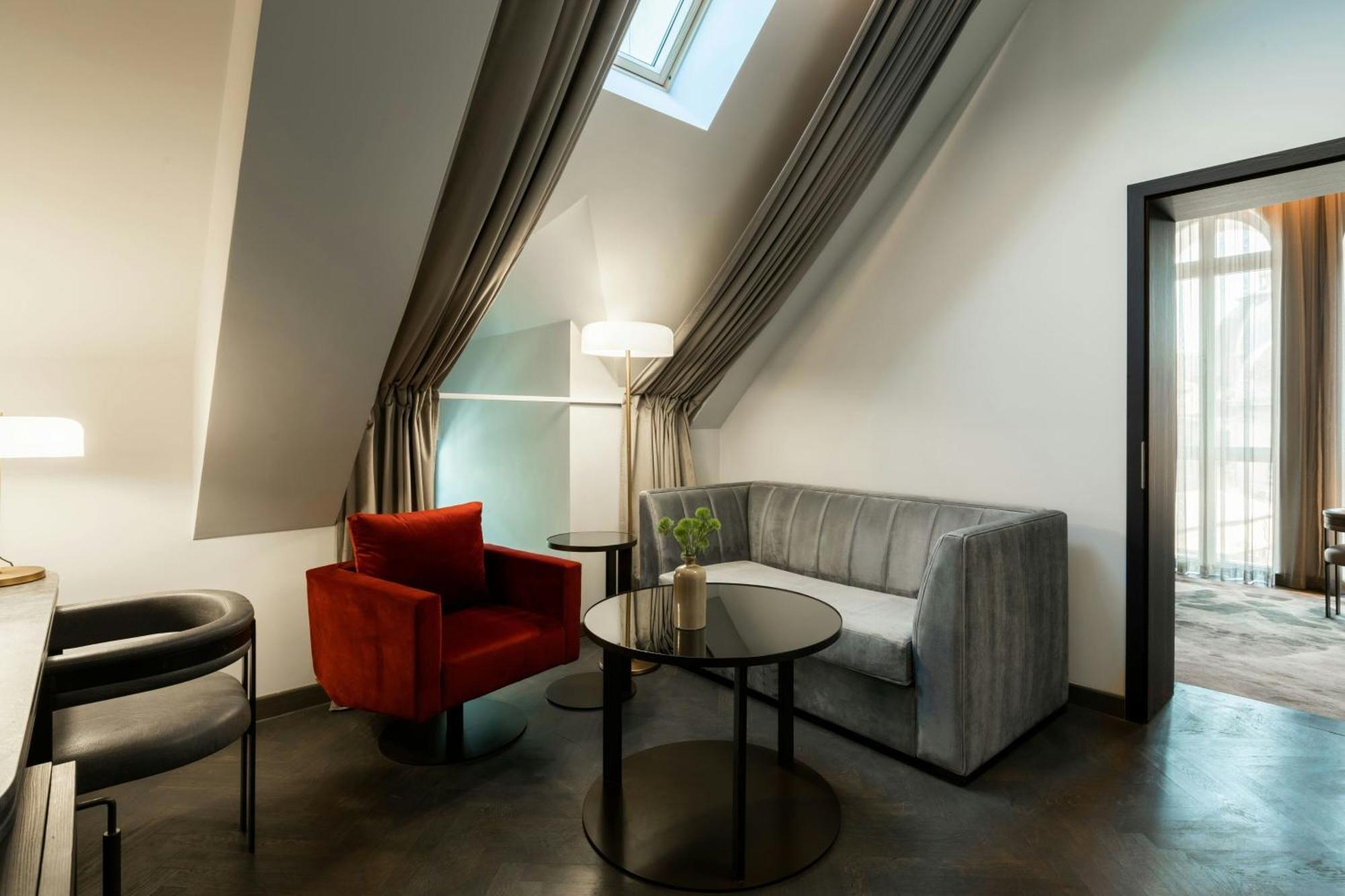 The Marmorosch Bucharest, Autograph Collection Hotel Exterior photo A suite at the Hotel